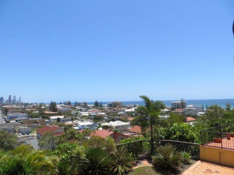 17A Great Hall Drive, Miami QLD 4220