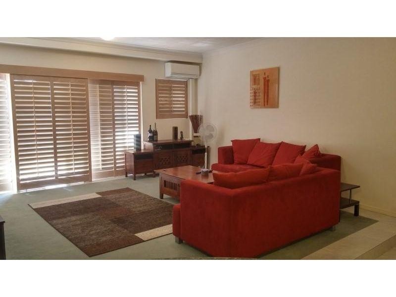 17A Great Hall Drive, Miami QLD 4220