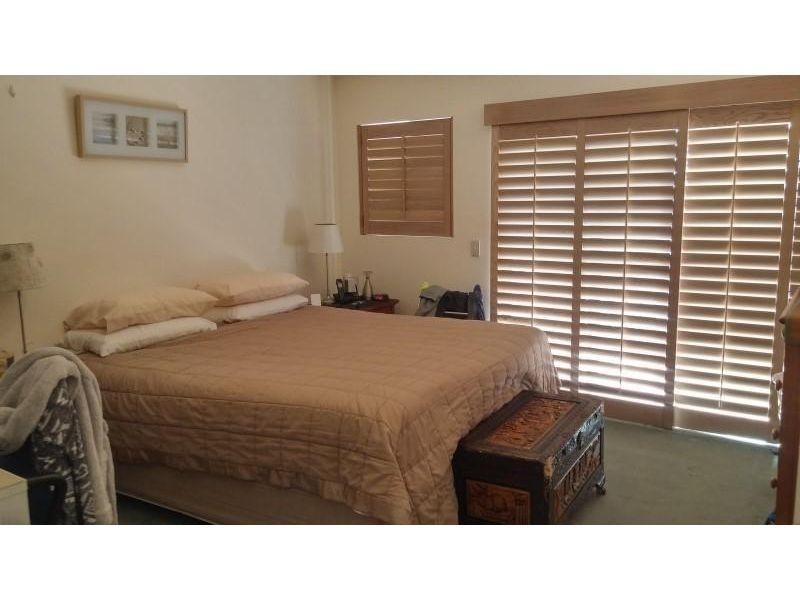 17A Great Hall Drive, Miami QLD 4220