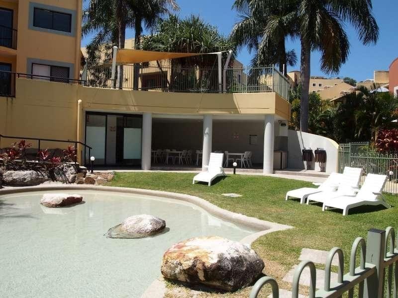 17A Great Hall Drive, Miami QLD 4220