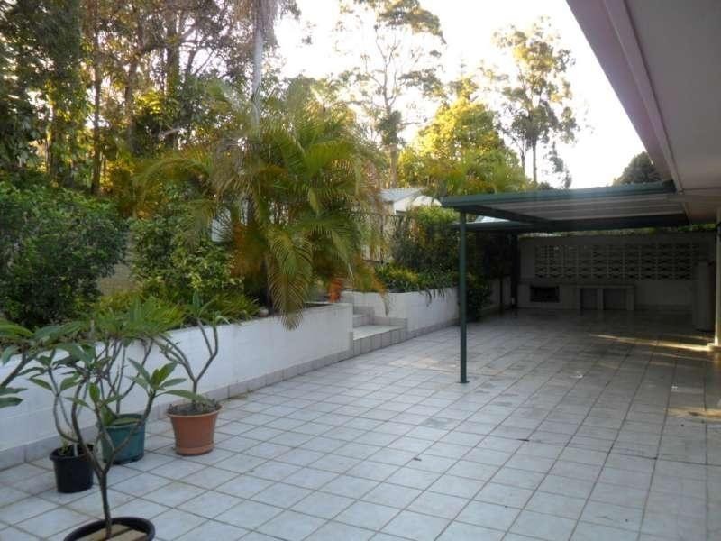 18 Patura Drive, Ashmore QLD 4214