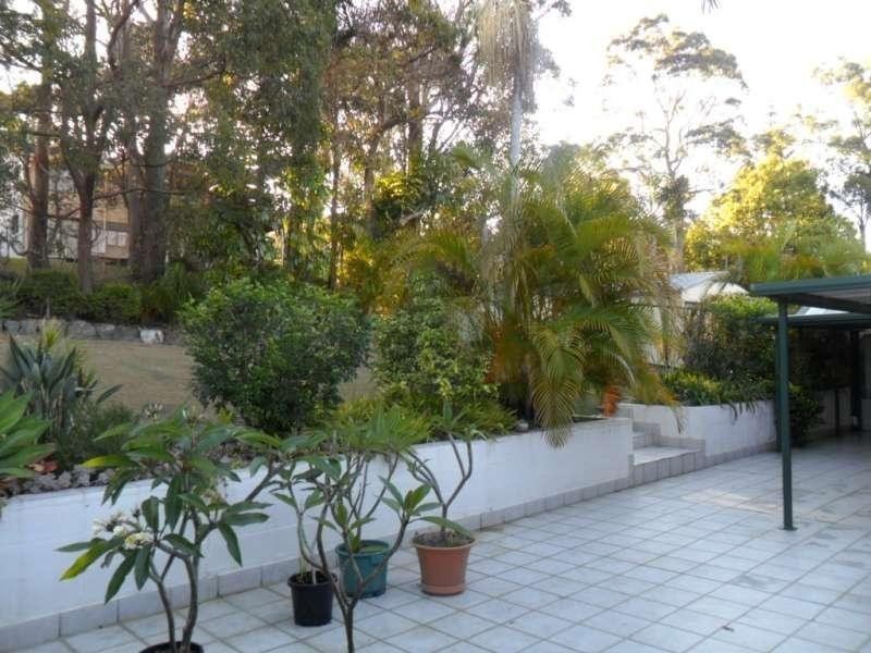 18 Patura Drive, Ashmore QLD 4214