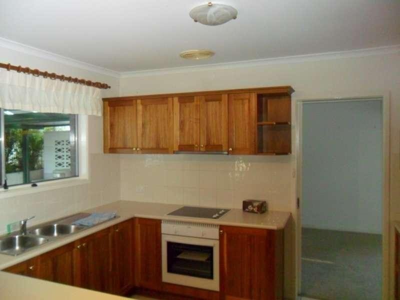 18 Patura Drive, Ashmore QLD 4214