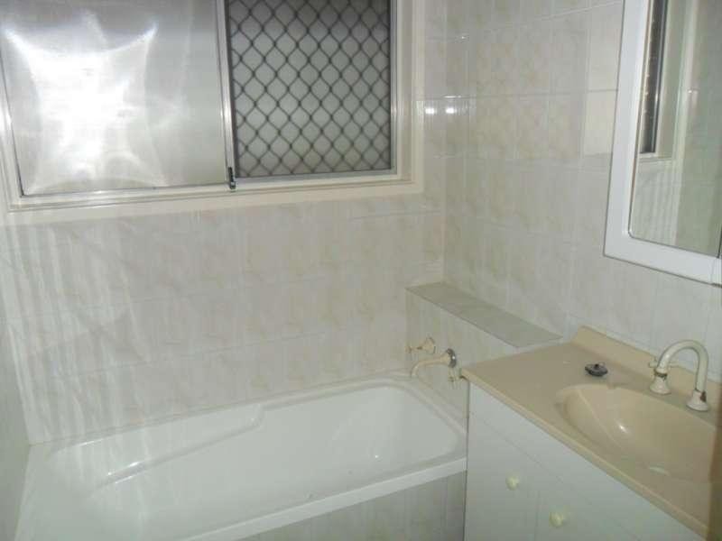 18 Patura Drive, Ashmore QLD 4214