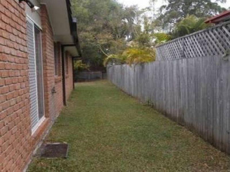 2/7 Clovelly Place, Labrador QLD 4215