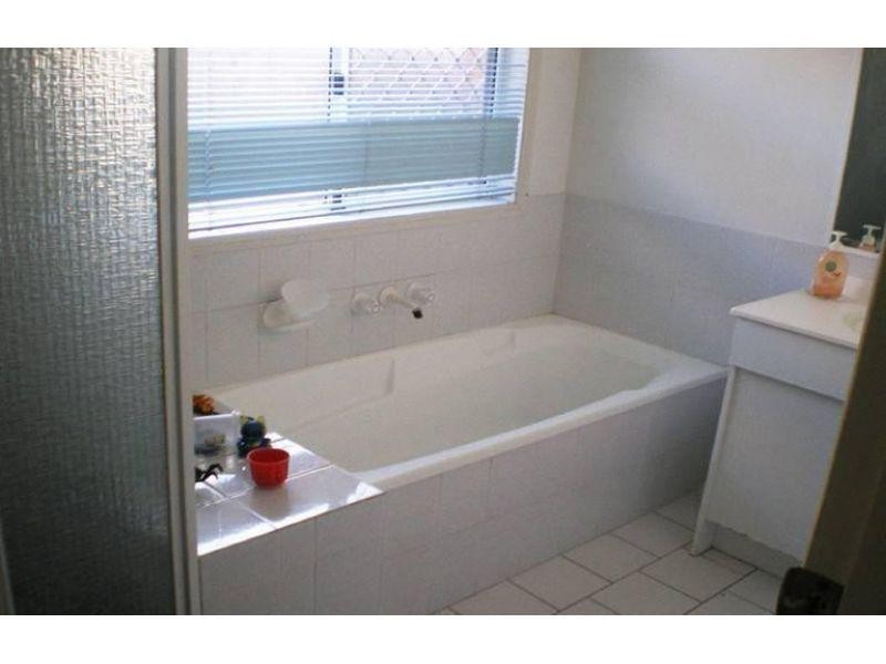 2/7 Clovelly Place, Labrador QLD 4215