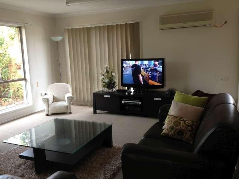 18 Vatakoula Parade, Mermaid Waters QLD 4218