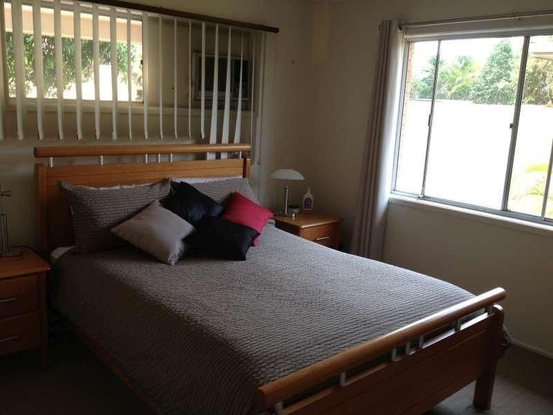 18 Vatakoula Parade, Mermaid Waters QLD 4218
