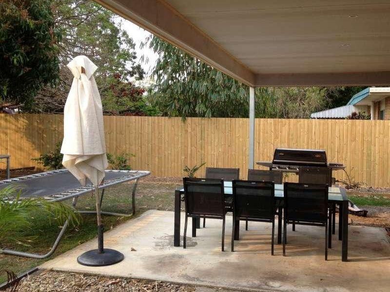 18 Vatakoula Parade, Mermaid Waters QLD 4218