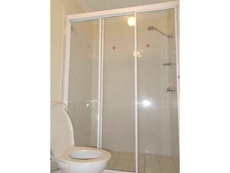 4/183 Government Road, Labrador QLD 4215