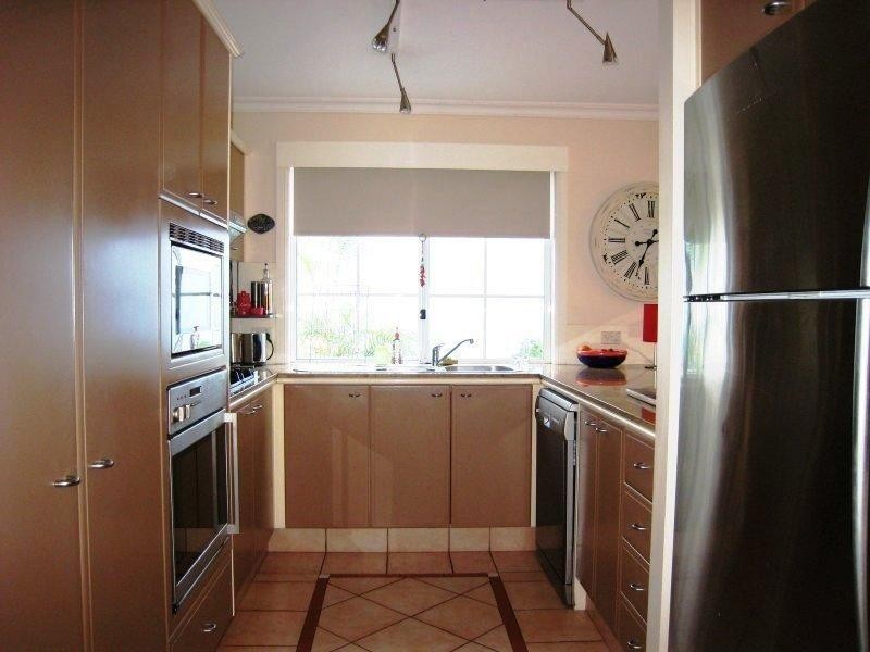 17/70 Marbella Drve, Benowa QLD 4217