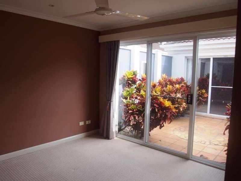 17/70 Marbella Drve, Benowa QLD 4217