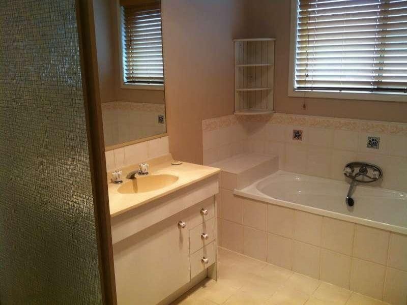 27 Crelga Court, Merrimac QLD 4226