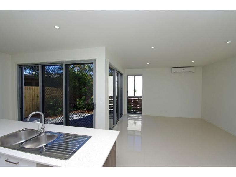 3/132 Eugaree Street, Southport QLD 4215