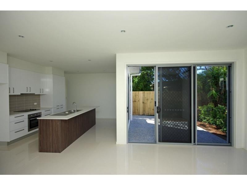 3/132 Eugaree Street, Southport QLD 4215