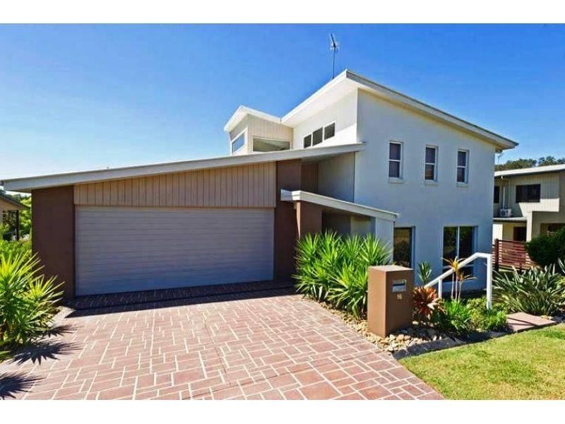 16 Apollo Place, Oxenford QLD 4210