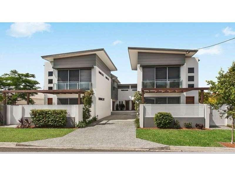 1/132 Eugaree Street, Southport QLD 4215