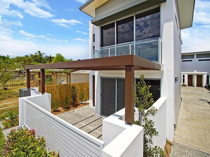 1/132 Eugaree Street, Southport QLD 4215