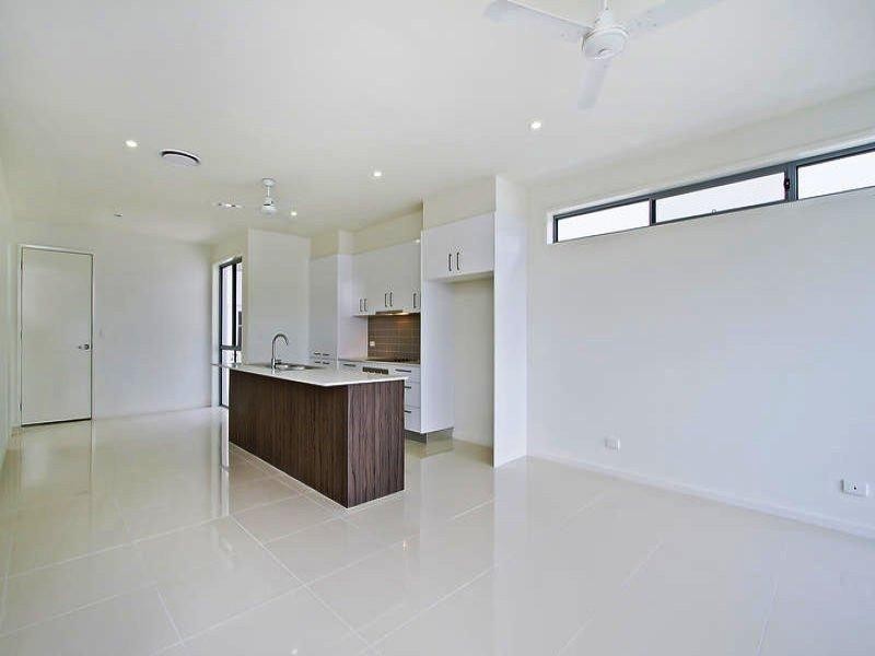 1/132 Eugaree Street, Southport QLD 4215