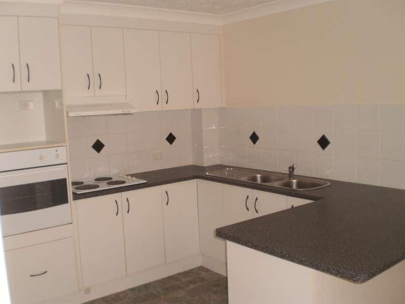 2/146 High Street, Southport QLD 4215