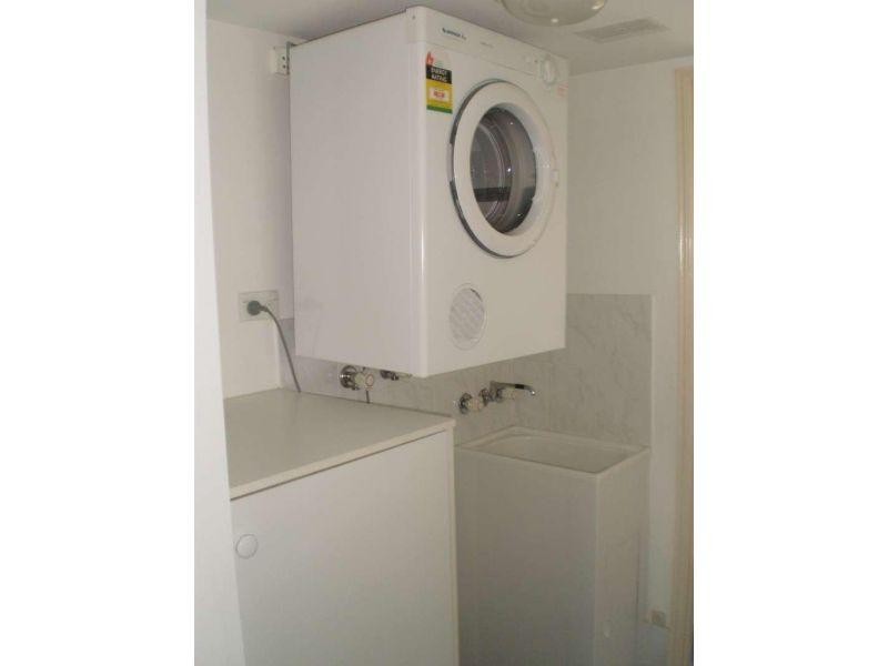 2/146 High Street, Southport QLD 4215