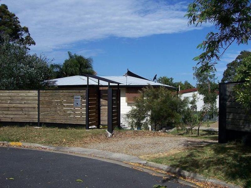 70 Woomera Crescent, Southport QLD 4215