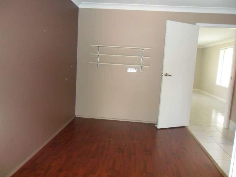 4 Clubhouse Drive, Arundel QLD 4214