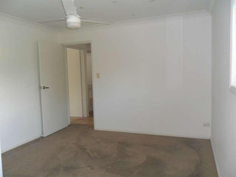 4 Clubhouse Drive, Arundel QLD 4214