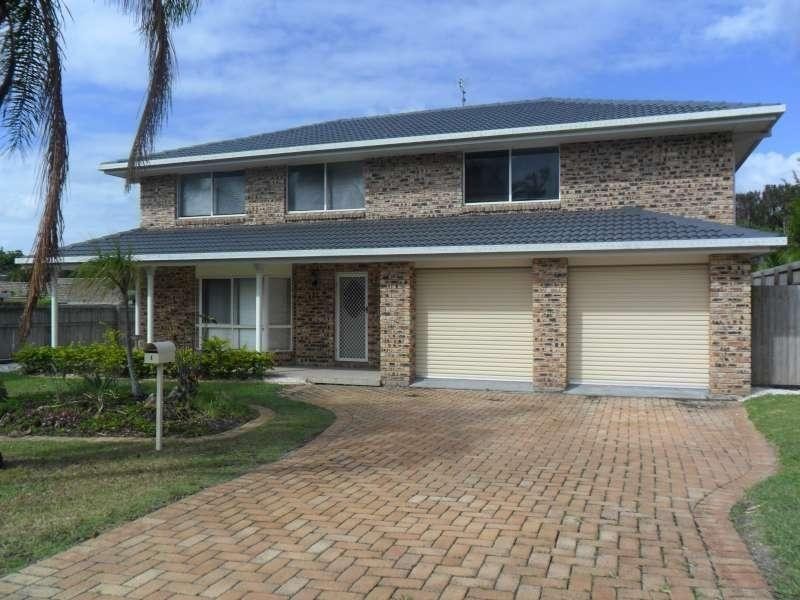 4 Clubhouse Drive, Arundel QLD 4214