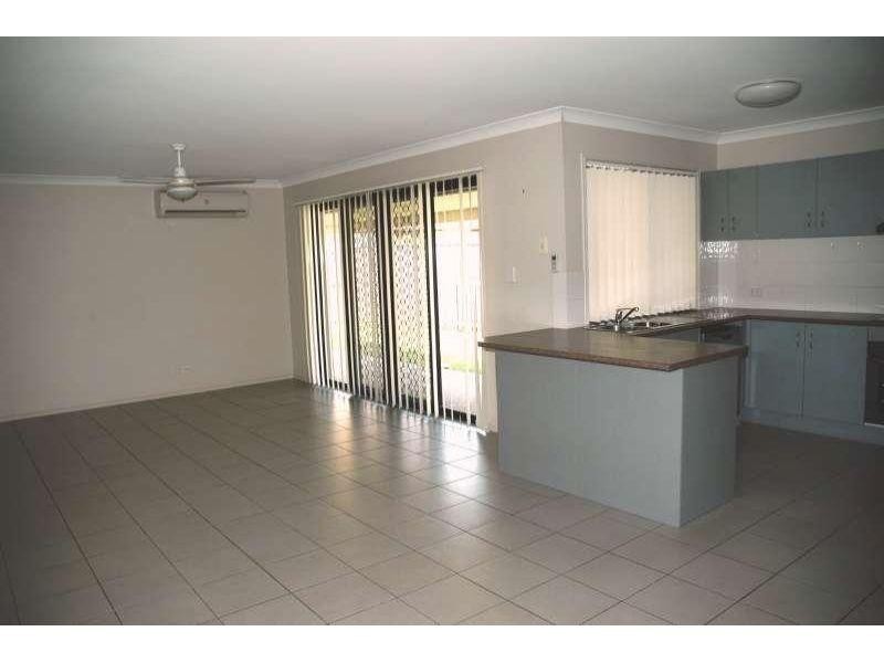 6 Temple Island Circuit, Oxenford QLD 4210
