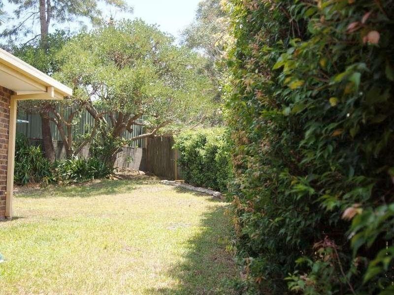 2/13 Ruth Anne Close, Labrador QLD 4215