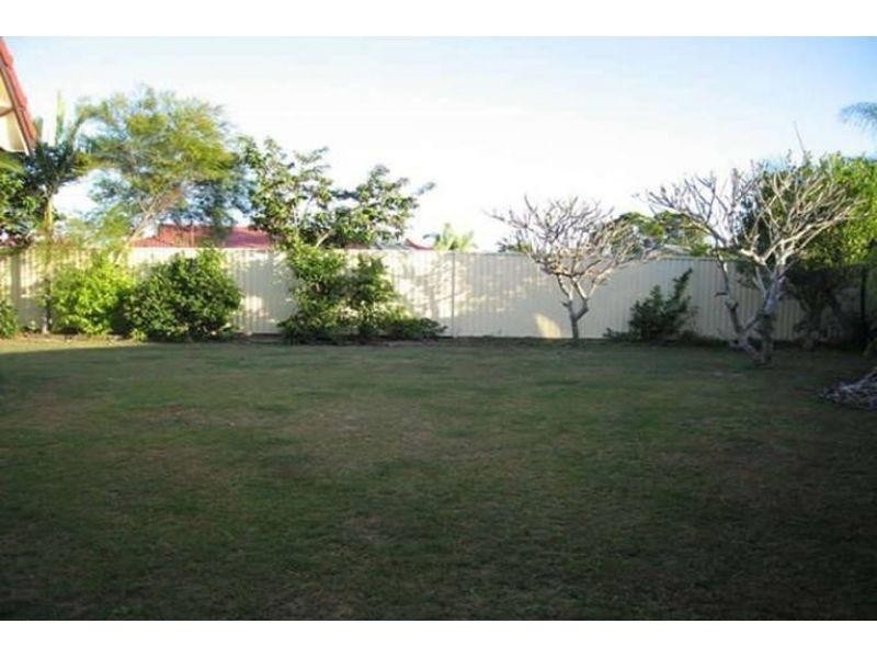 4 Carib Court, Burleigh Waters QLD 4220