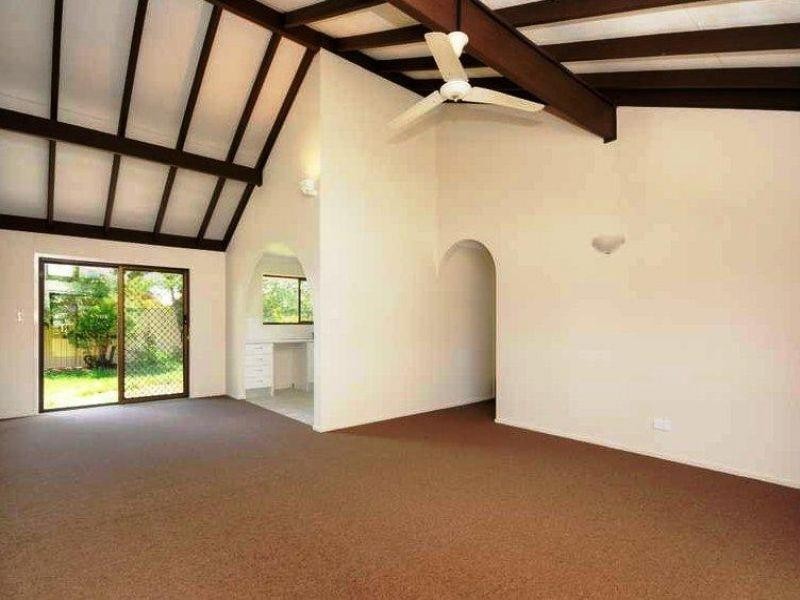 4 Carib Court, Burleigh Waters QLD 4220
