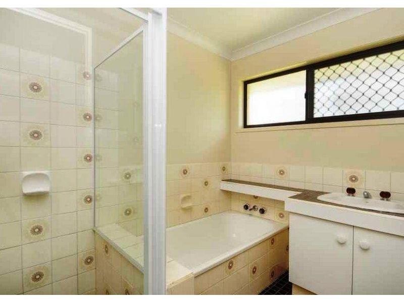 4 Carib Court, Burleigh Waters QLD 4220