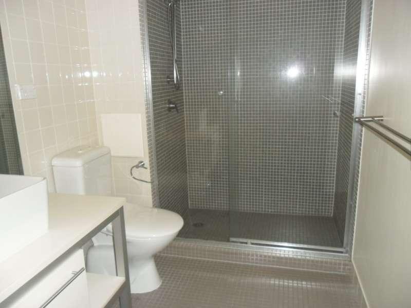 8/5 Carey Lane, Southport QLD 4215