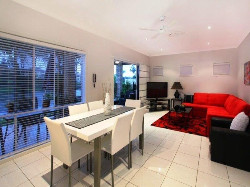 17 Valetta Crescent, Varsity Lakes QLD 4227