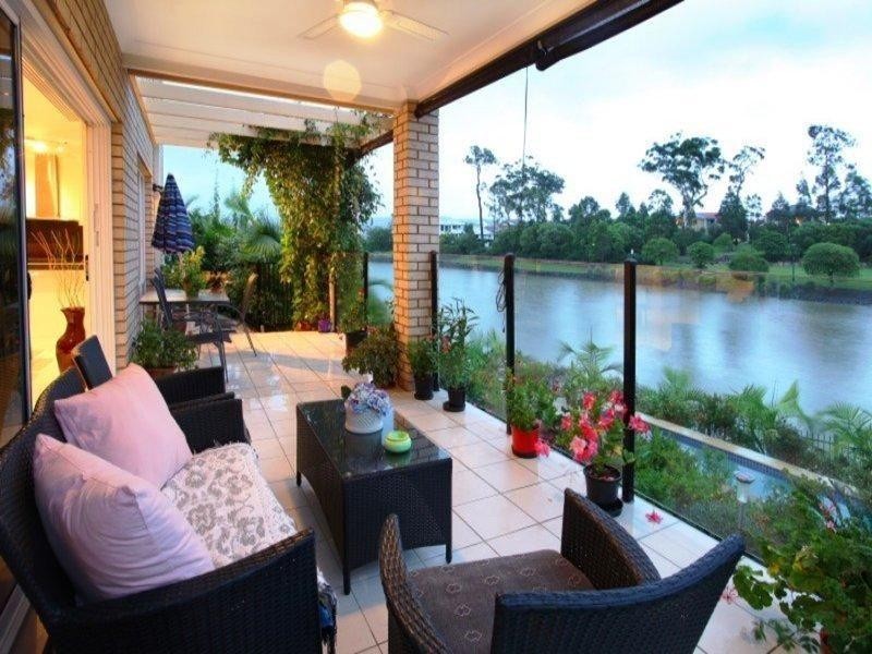 17 Valetta Crescent, Varsity Lakes QLD 4227