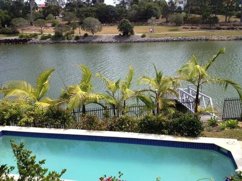 17 Valetta Crescent, Varsity Lakes QLD 4227