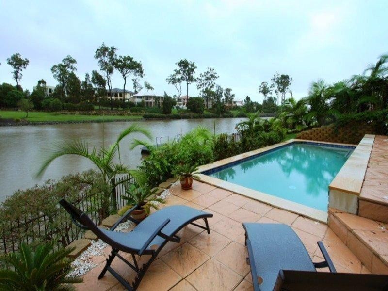 17 Valetta Crescent, Varsity Lakes QLD 4227