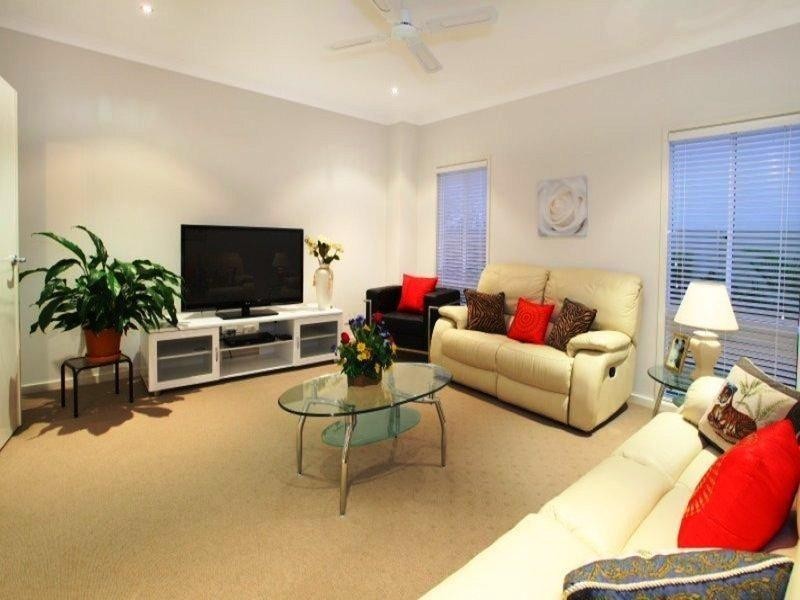 17 Valetta Crescent, Varsity Lakes QLD 4227