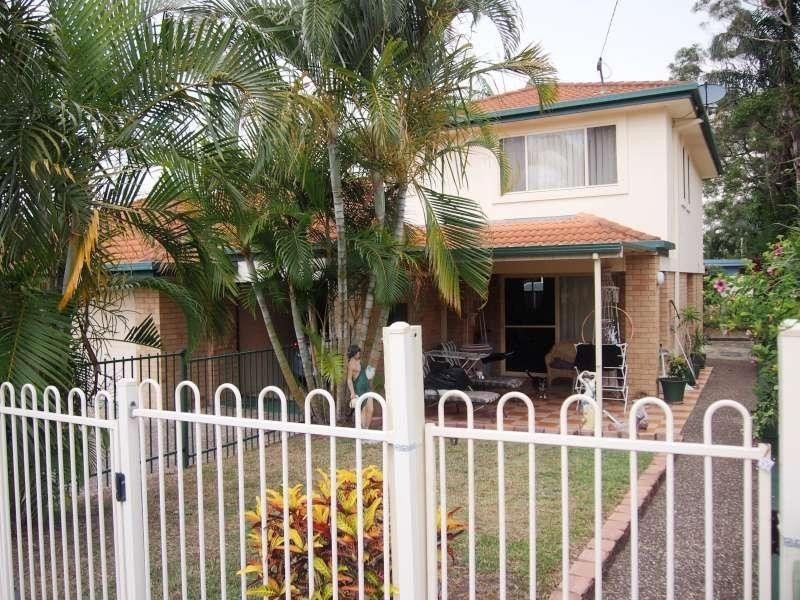 2/14 Louise Street, Southport QLD 4215