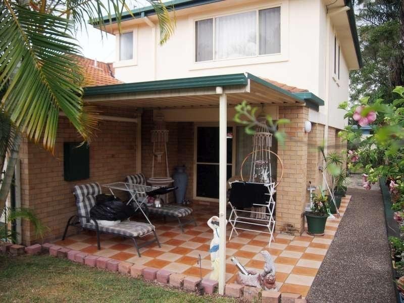 2/14 Louise Street, Southport QLD 4215