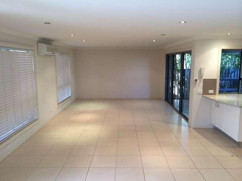 4/59 Muir Street, Labrador QLD 4215