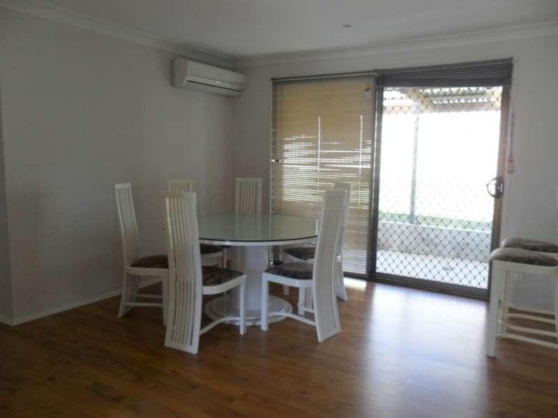 12A Jarmo Crescent, Southport QLD 4215