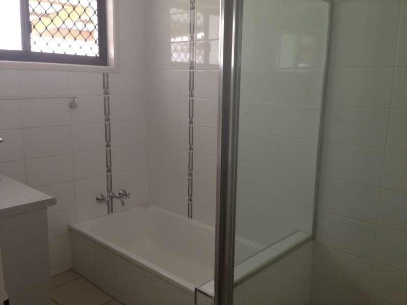 12A Jarmo Crescent, Southport QLD 4215
