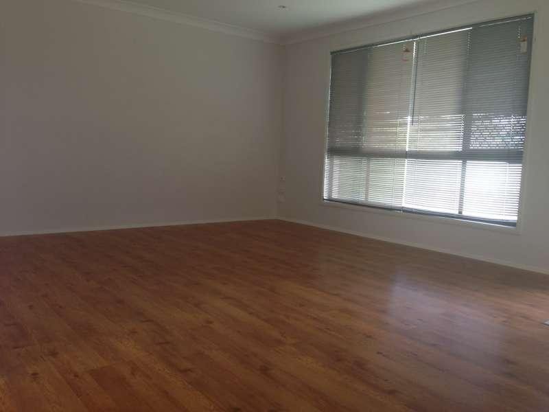 12A Jarmo Crescent, Southport QLD 4215