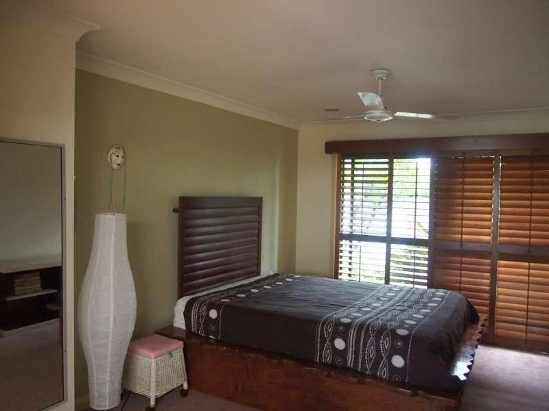 30 Wild Duck Drive, Mermaid Waters QLD 4218