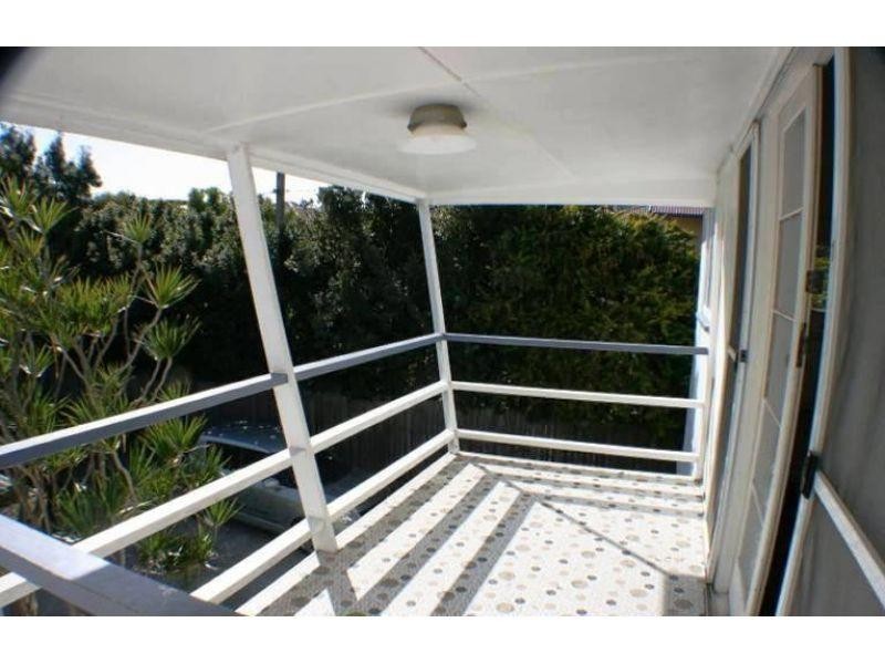 1/24 Broad Street, Labrador QLD 4215