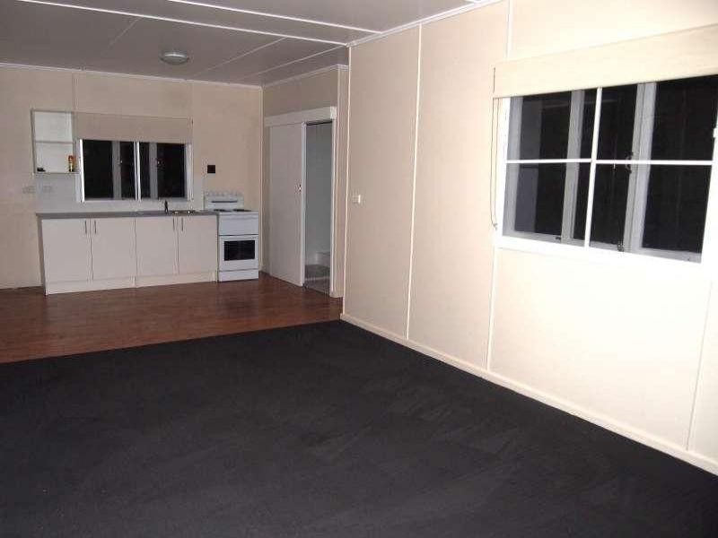 1/24 Broad Street, Labrador QLD 4215