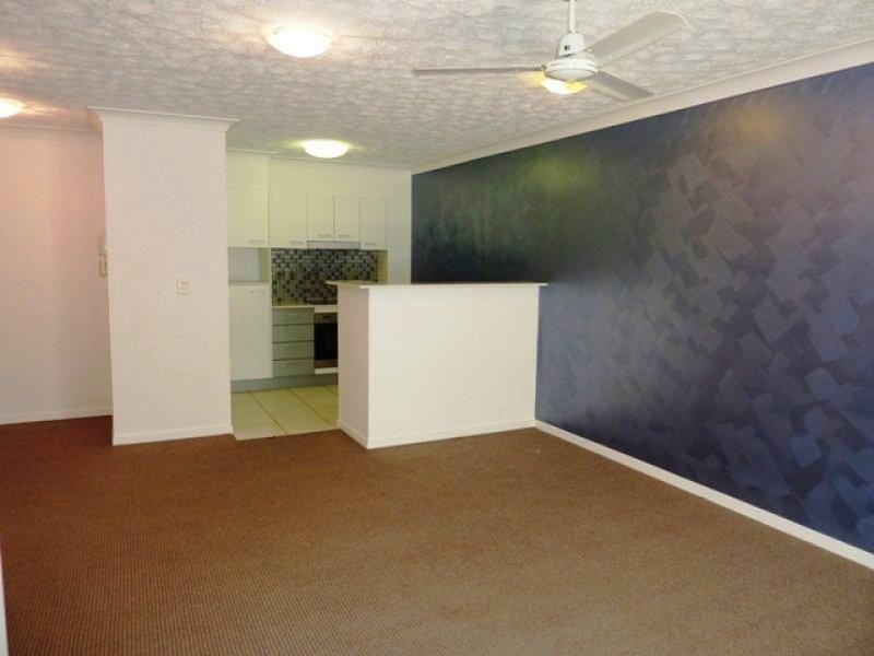 2/15 Lloyd Street, Southport QLD 4215